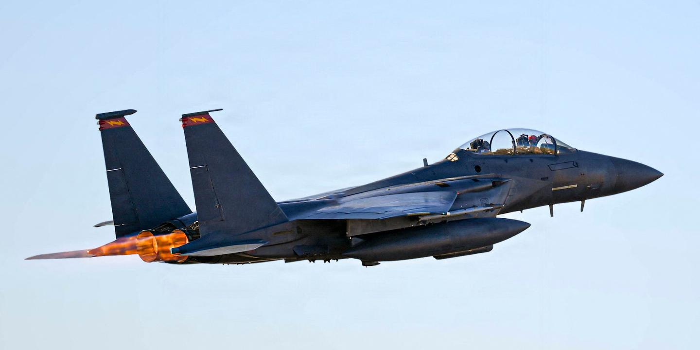 EN DIRECT, Iran : un avion de combat américain a été abattu pour la première fois depuis le début de la guerre, le sort de l’équipage incertain