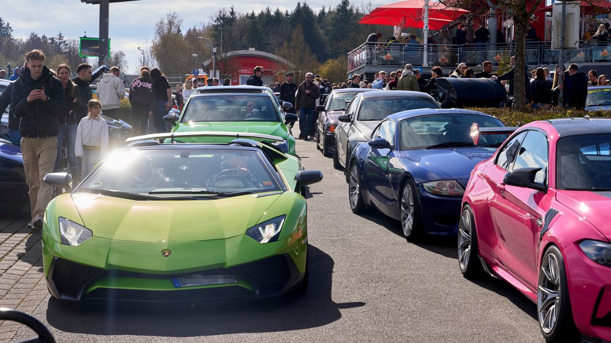 »Carfreitag« am Nürburgring: Tausende Autofans reisen an