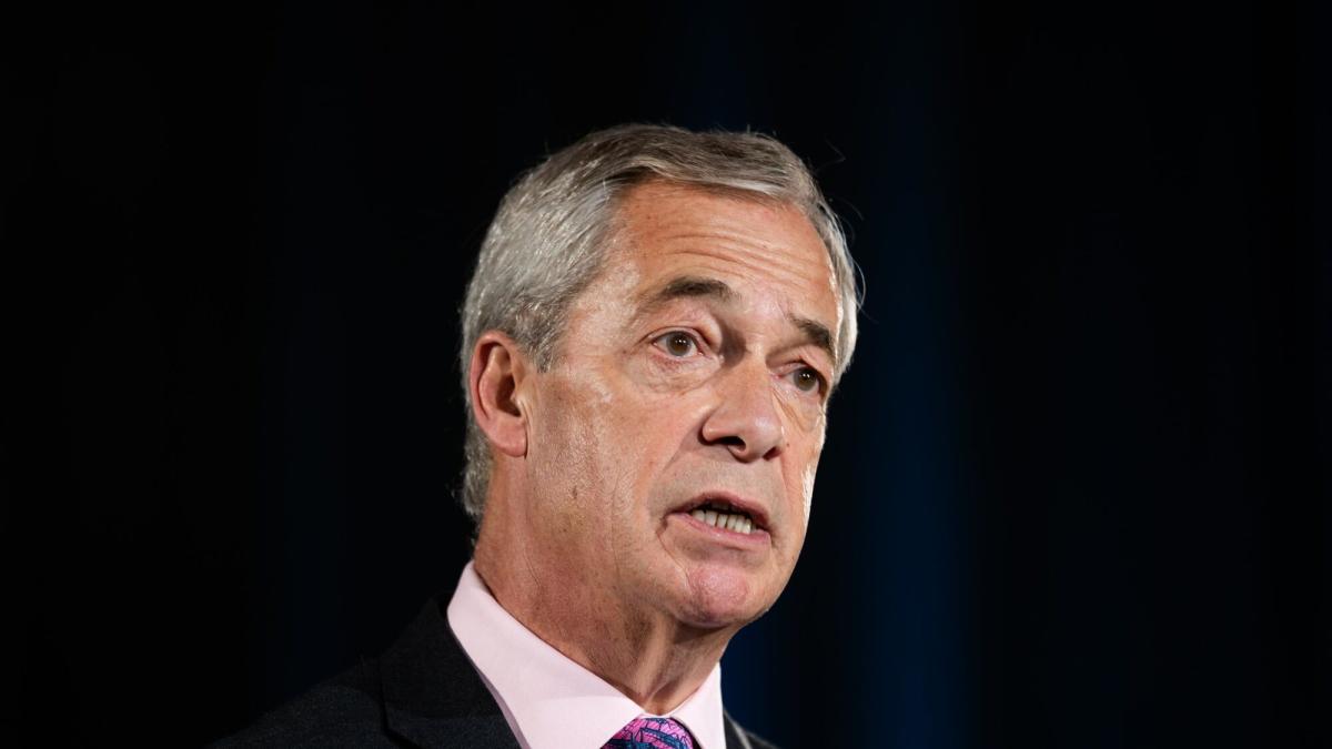 
                                                                       Nigel Farage pierde apoyos en Reino Unido por su amistad con Donald Trump
                                                                   