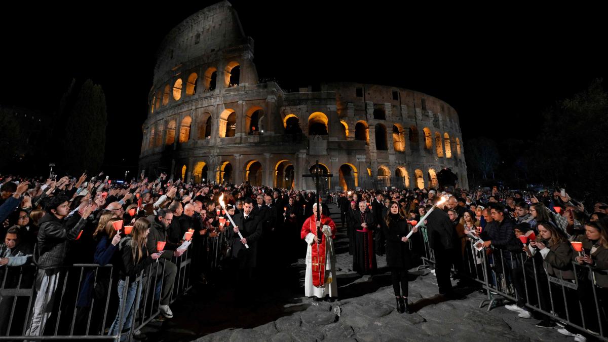 El Papa advierte en el vía crucis: “Quien inicia una guerra responderá ante Dios”