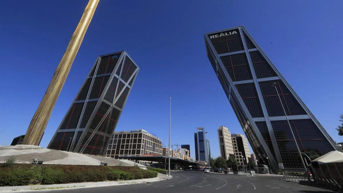 
                                                                                                     Así han mantenido el poder las camaleónicas élites económicas españolas
                                                                                                 