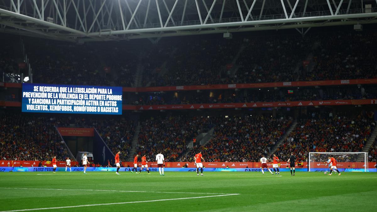 
                                                                                                                                            Encuesta: ¿Hay permisividad con el racismo en los estadios de fútbol en España?
                                                                                                                                        