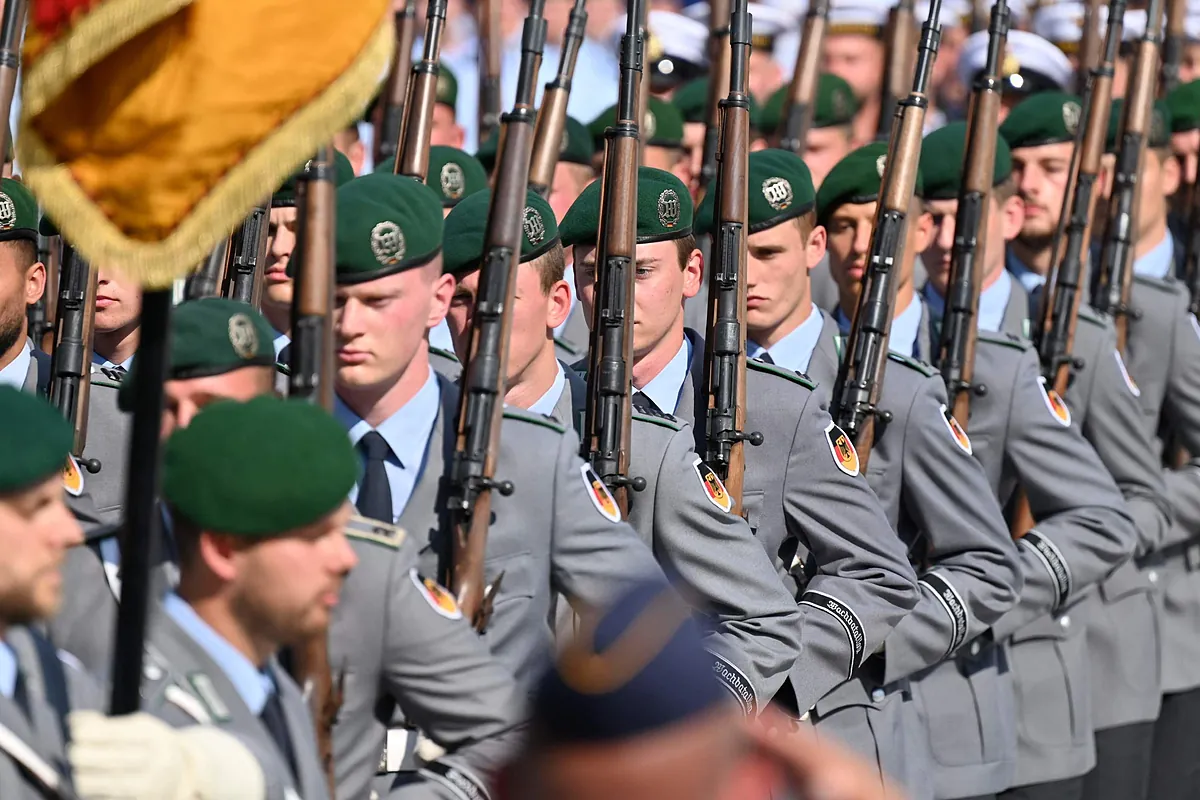 ¿Alemán, entre los 17 y los 45 años y con idea de marcharte del país una temporada? Debes informar al ejército