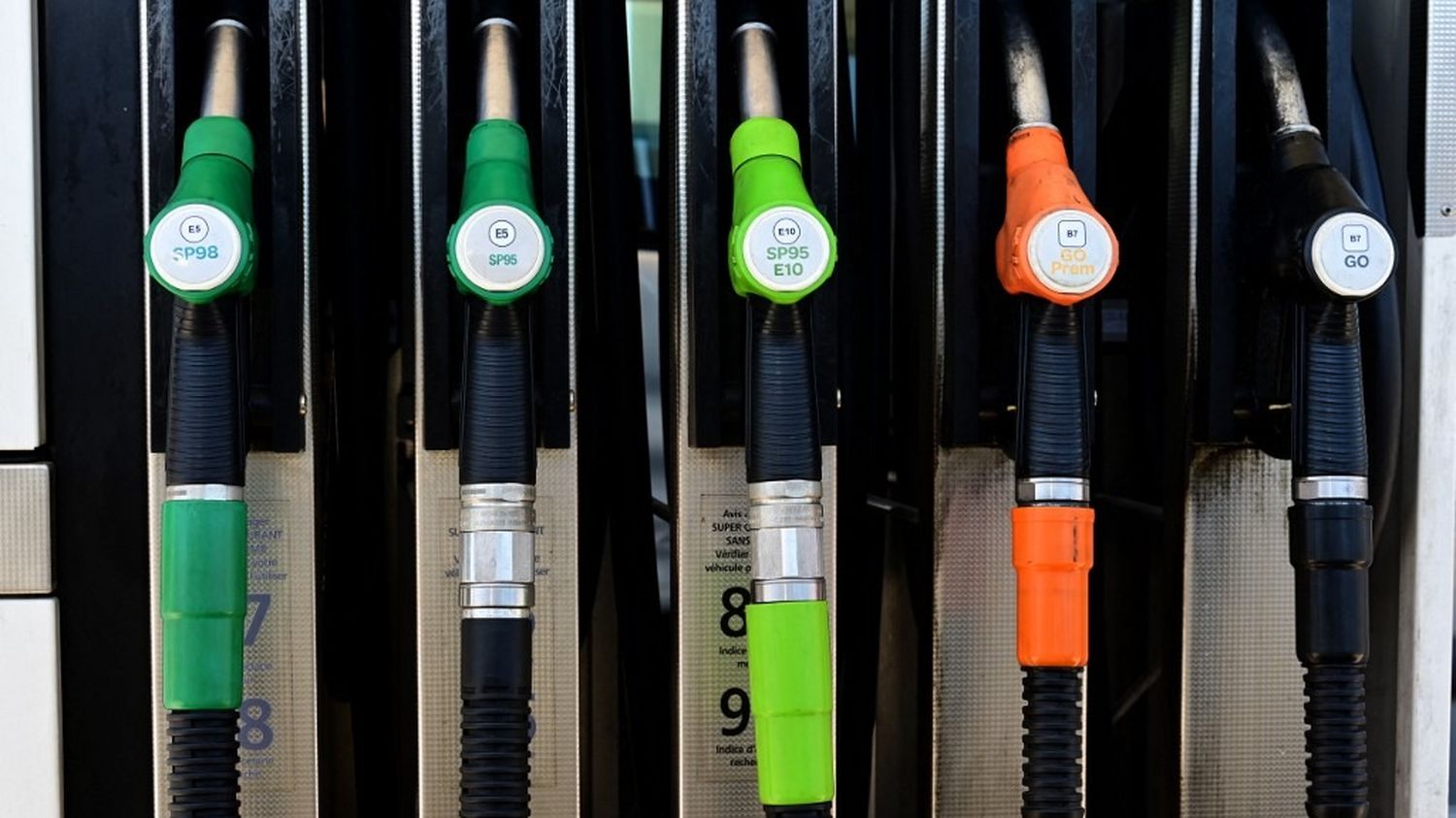 Face à la hausse des prix des hydrocarbures, cinq pays de l'UE appellent à taxer les profits exceptionnels des groupes énergétiques