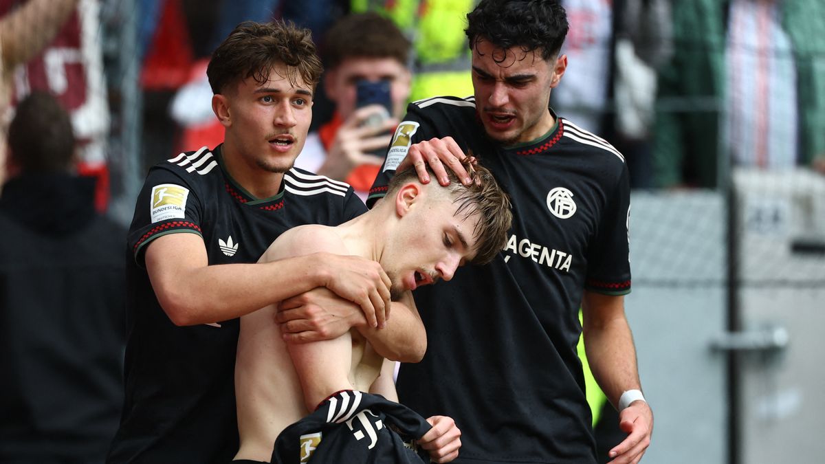 Fußball-Bundesliga: Lennart Karl rettet Bayern-Sieg in der Nachspielzeit, VfL Wolfsburg geht nach Führung in Leverkusen unter