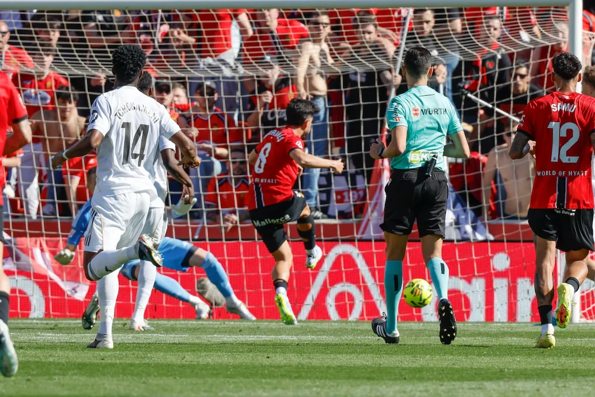 El Real Madrid da otro salto al vacío en Liga con la derrota en el descuento en Mallorca