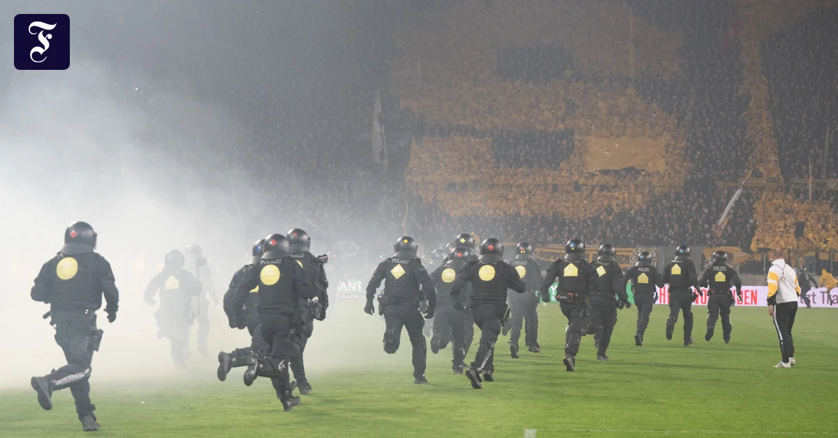 Fan-Eklat in Dresden: Zweitligaspiel nach Krawallen auf dem Platz unterbrochen