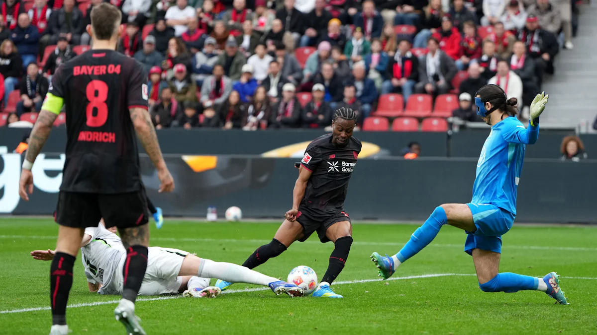 28. Spieltag der Bundesliga: Neun-Tore-Spektakel in Leverkusen, Fairplay in Hamburg