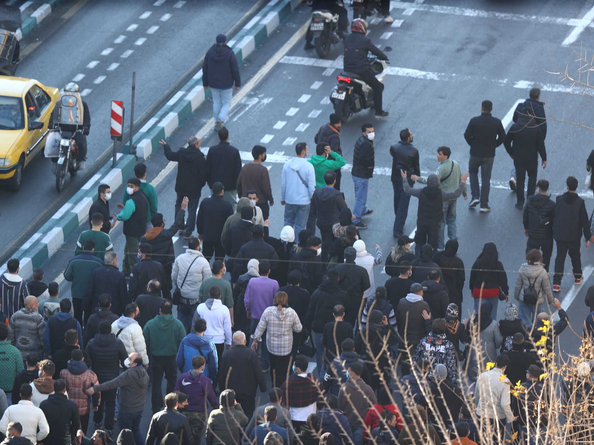 Trump and top Iranian official exchange threats over protests in Iran