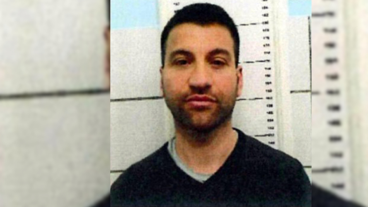 
                Capturan a Roberto Mazzarella, jefe de un clan de la Camorra y uno de los fugitivos más peligrosos
            