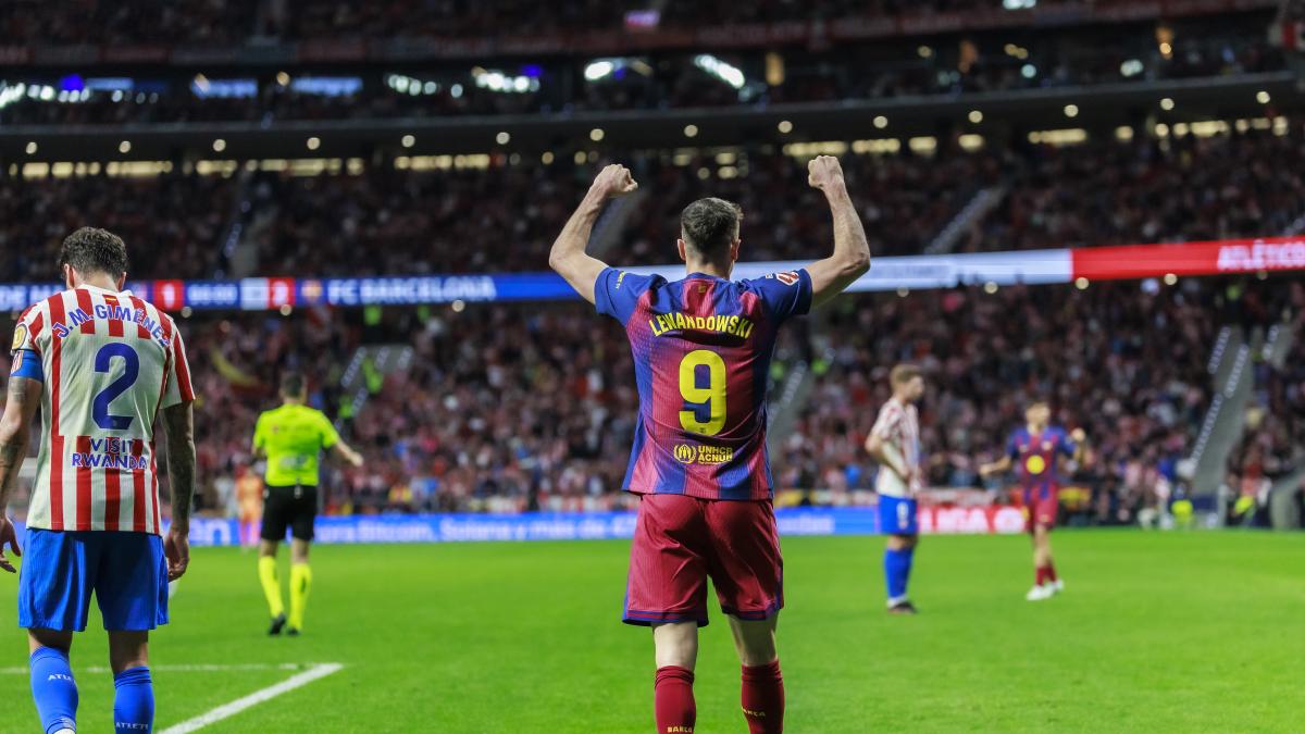 
                        El Barça se impone al Atlético y le saca 7 puntos al Madrid (1-2)
                    