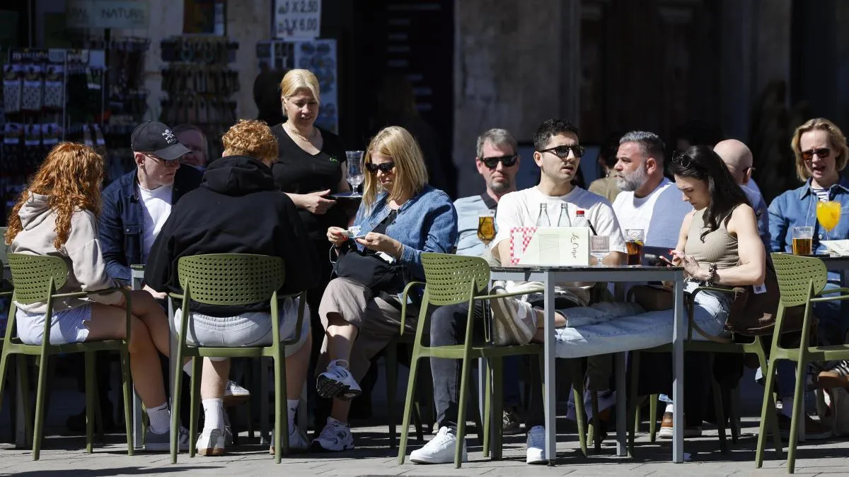 
                                                                                                      El sol se impone este Sábado Santo, con máximas de más de 25 grados en gran parte del país
                                                                                                  