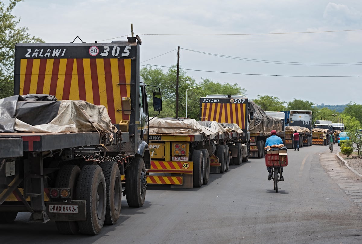 Pruebas y tratamiento gratis de VIH para camioneros “con doble vida” en clínicas a orillas de las carreteras del sur de África