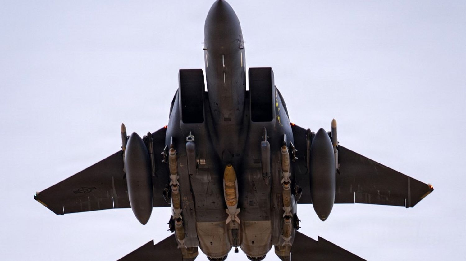 Guerre au Moyen-Orient : l'Iran affirme avoir "détruit" un appareil américain lors des opérations de sauvetage du pilote
