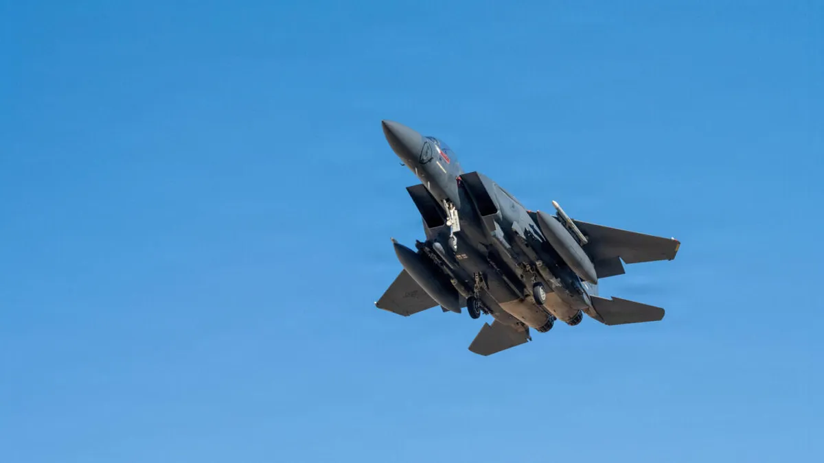 EN DIRECT - Guerre au Moyen-Orient: les États-Unis annoncent avoir secouru le pilote dont l'avion a été abattu en Iran