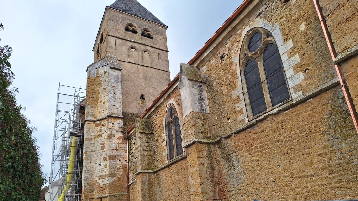 "Une église, ça ne devrait pas être vendu" : les édifices religieux, des fardeaux de plus en plus coûteux à entretenir