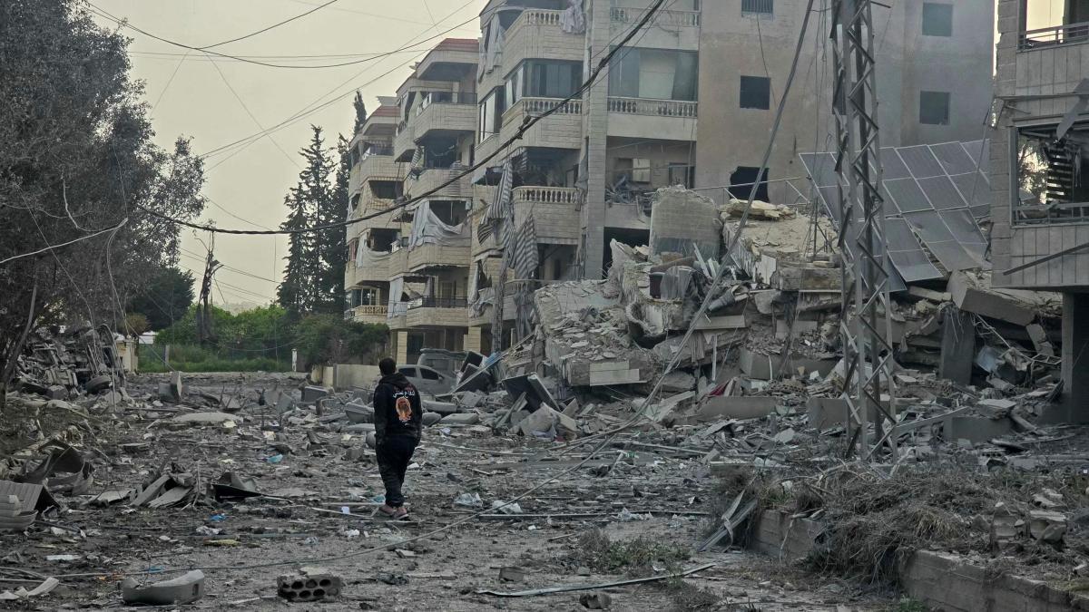 
             Israel derruye el sur del Líbano y provoca más de un millón de desplazados
         