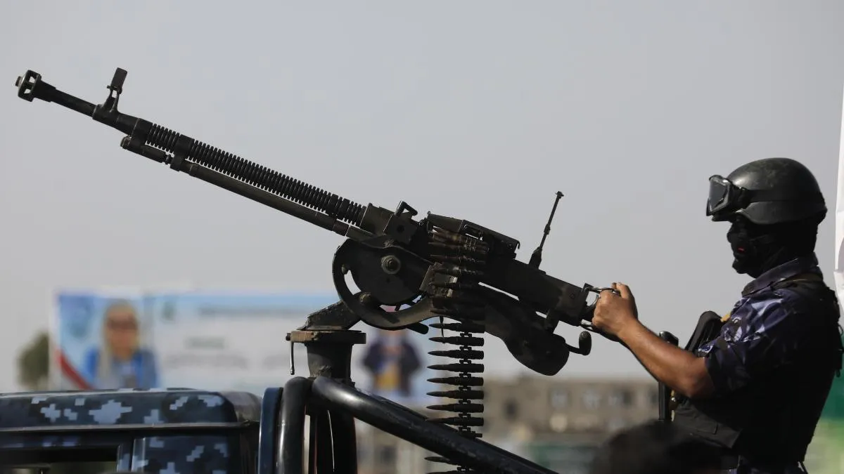 
                                                                              Los hutíes de Yemen reivindican, por primera vez, un ataque con misiles de racimo contra Israel
                                                                          