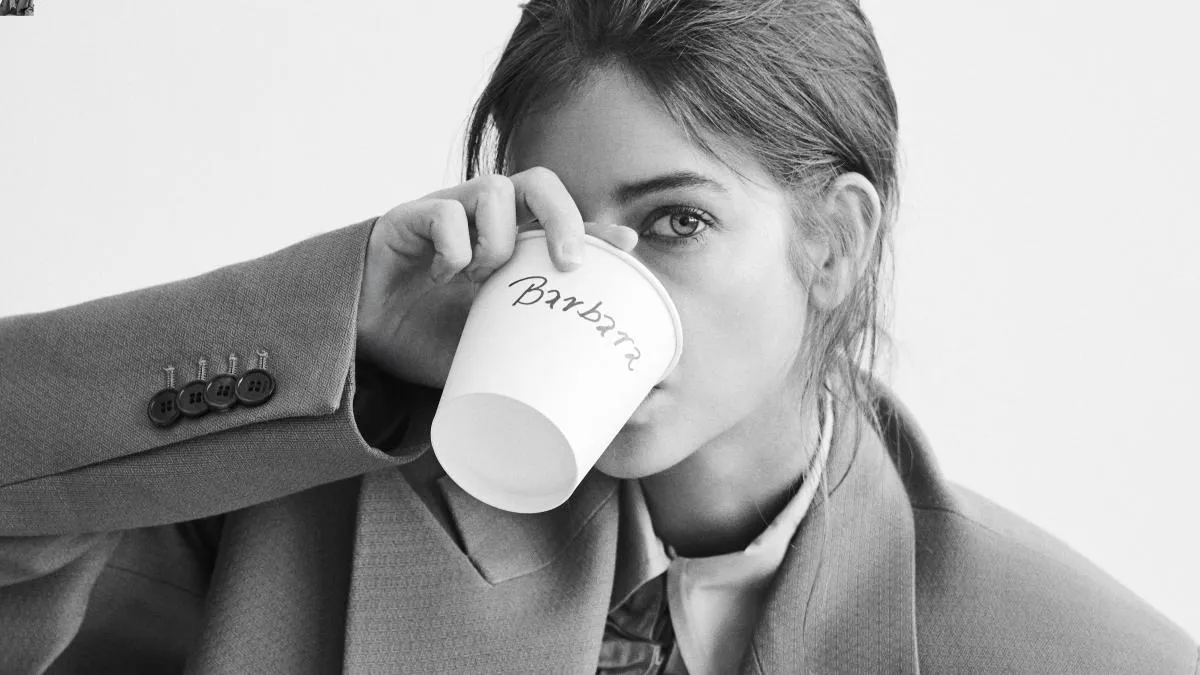 
                                                                                                                          Sartorial girl: la nueva era femenina redefine el poder del traje
                                                                                                                      