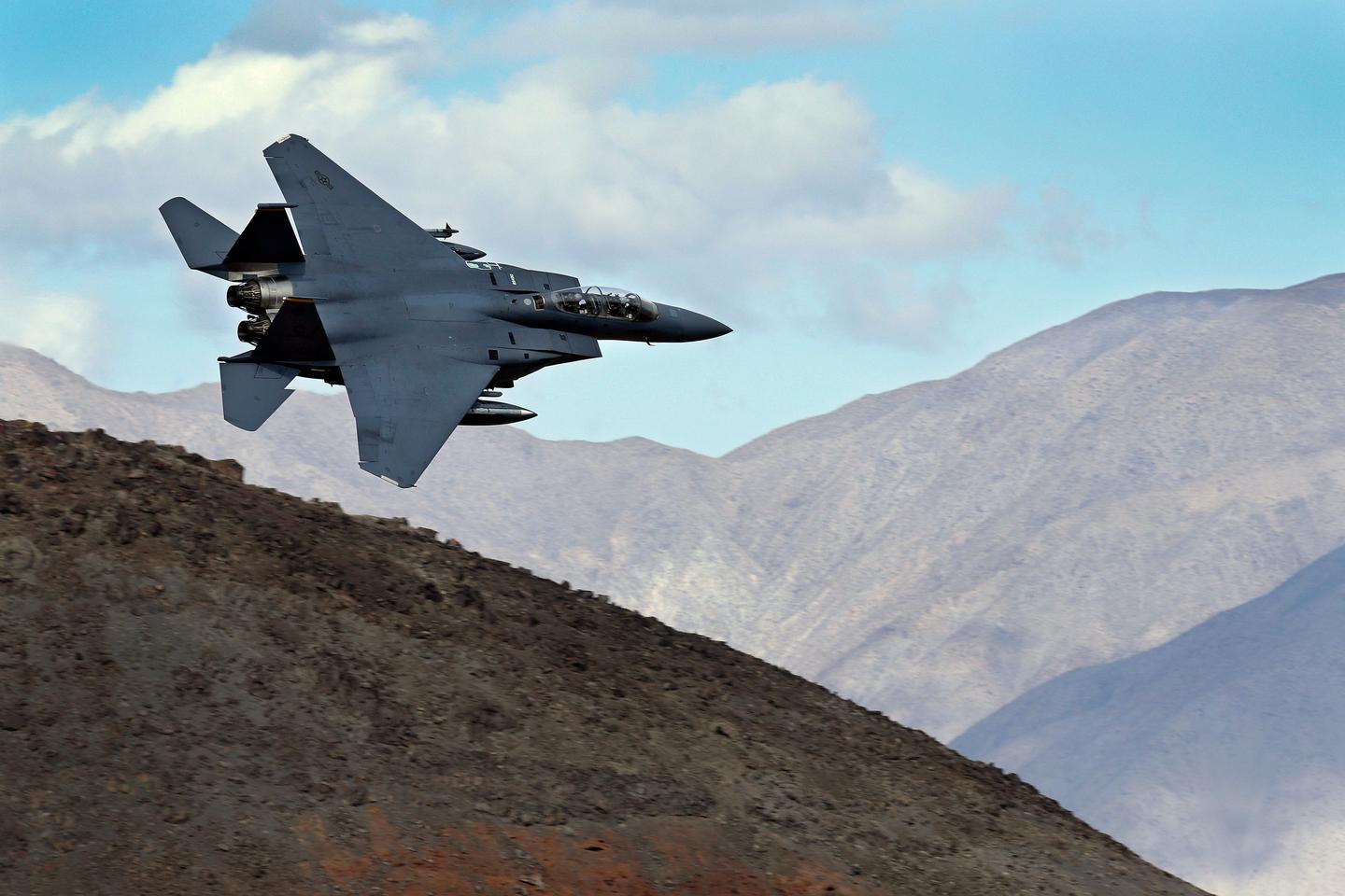 Iran : le second pilote américain dont le F-15E a été abattu a été secouru grâce à une opération de sauvetage d’envergure