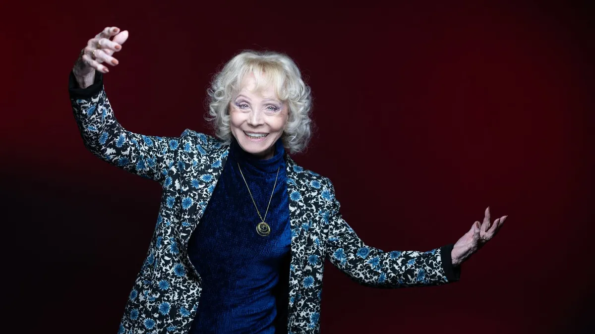 La chanteuse Isabelle Aubret,  lauréate de l'Eurovision en 1962, de retour sur scène