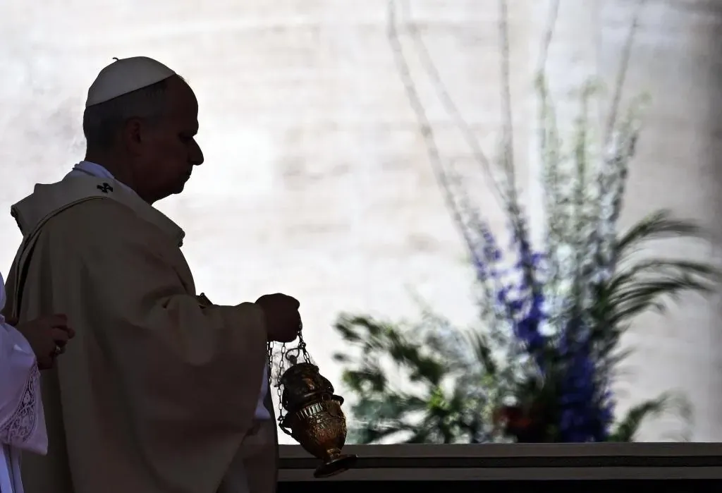 El Papa León XIV en su primer Domingo de Pascua: "¡Quienes tienen el poder de desatar las guerras elijan la paz!"
