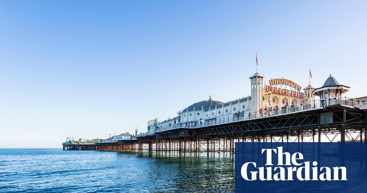 Man, 51, dies trying to rescue woman in sea off Brighton beach