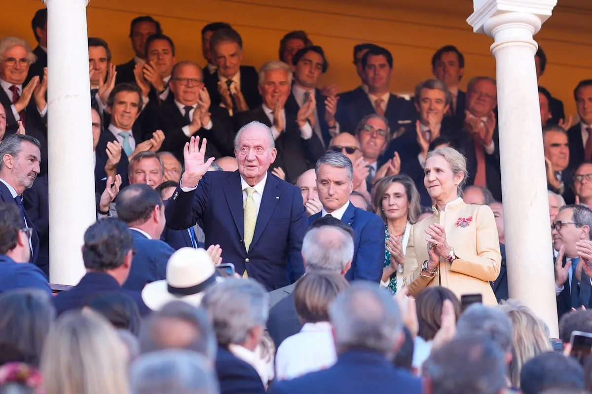 El rey emérito regresa a España para acudir a la corrida de toros inaugural de la temporada de Sevilla con Morante