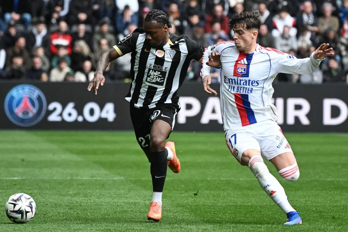L’OL, tenu en échec à Angers, rate une occasion de recoller au trio de tête de la Ligue 1