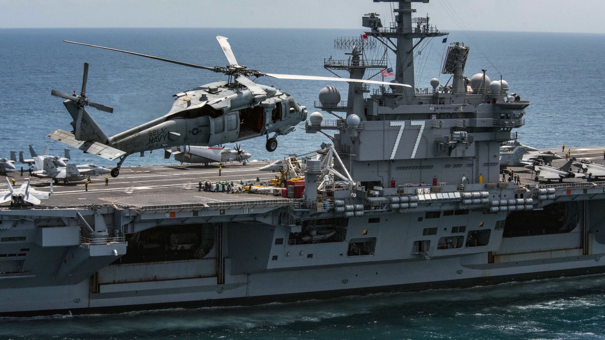 Le bâtiment le plus cher jamais construit, une armada unique au monde de 11 porte-avions nucléaires et pourtant la Marine américaine est paralysée par les retards