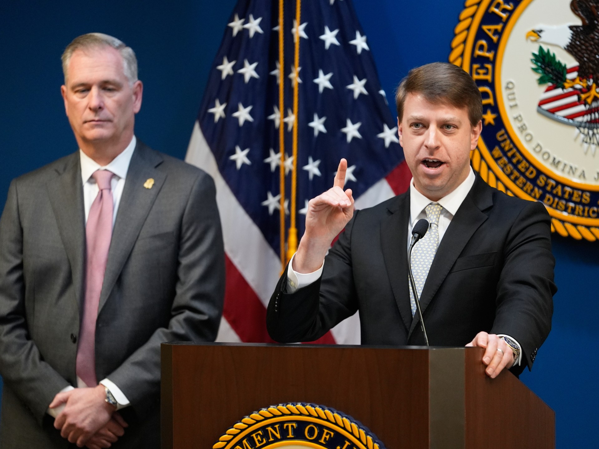 US authorities arrest 18-year-old accused of plotting ISIL-inspired attack