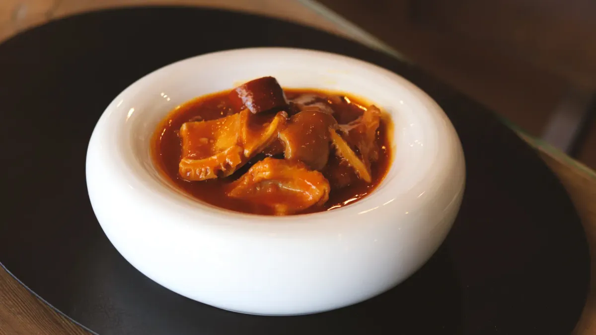 La cervecería en pleno centro de Madrid donde encontrar los mejores callos de la ciudad (y del mundo)