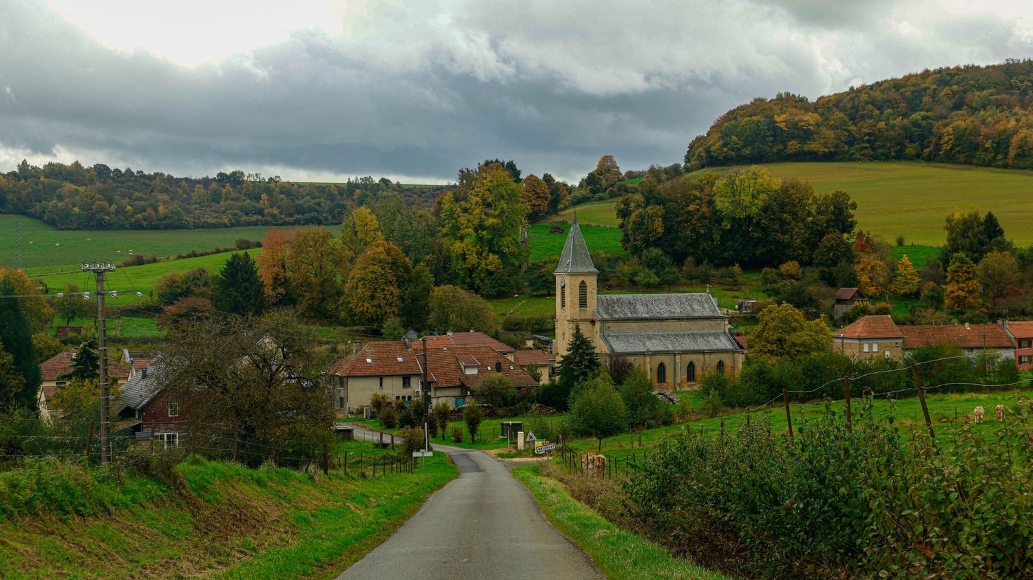 PFAS dans les Ardennes : six communes annoncent porter plainte contre X, face au "déni du scandale environnemental", dénonce une élue