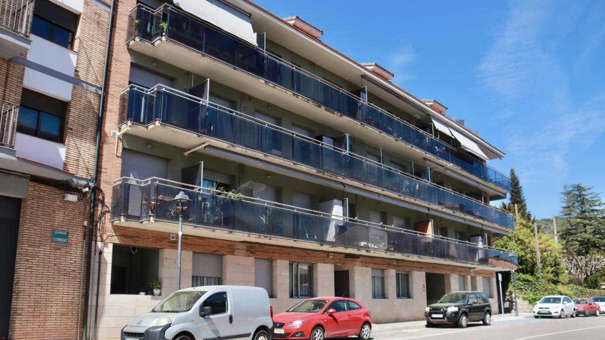 Muere un hombre al incendiarse su piso en Puig-reig