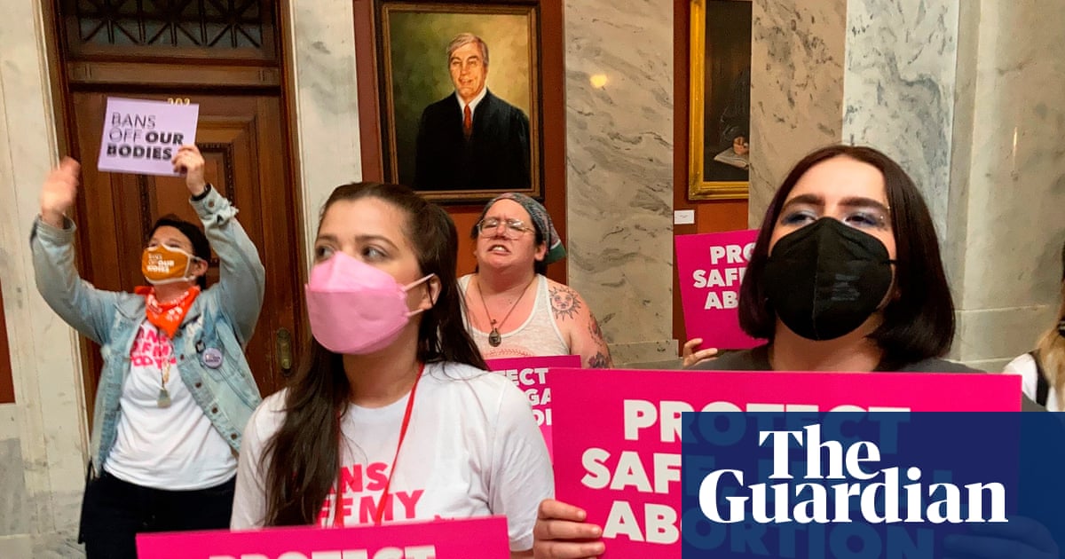 US woman charged with fetal homicide after allegedly inducing own abortion