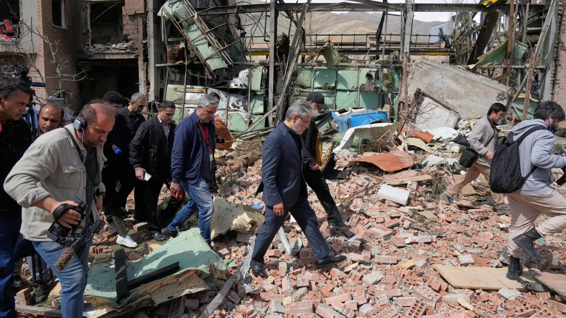 
         Irán incide en que el Ormuz "jamás volverá a ser como era", sobre todo "para Israel y Estados Unidos" 
    