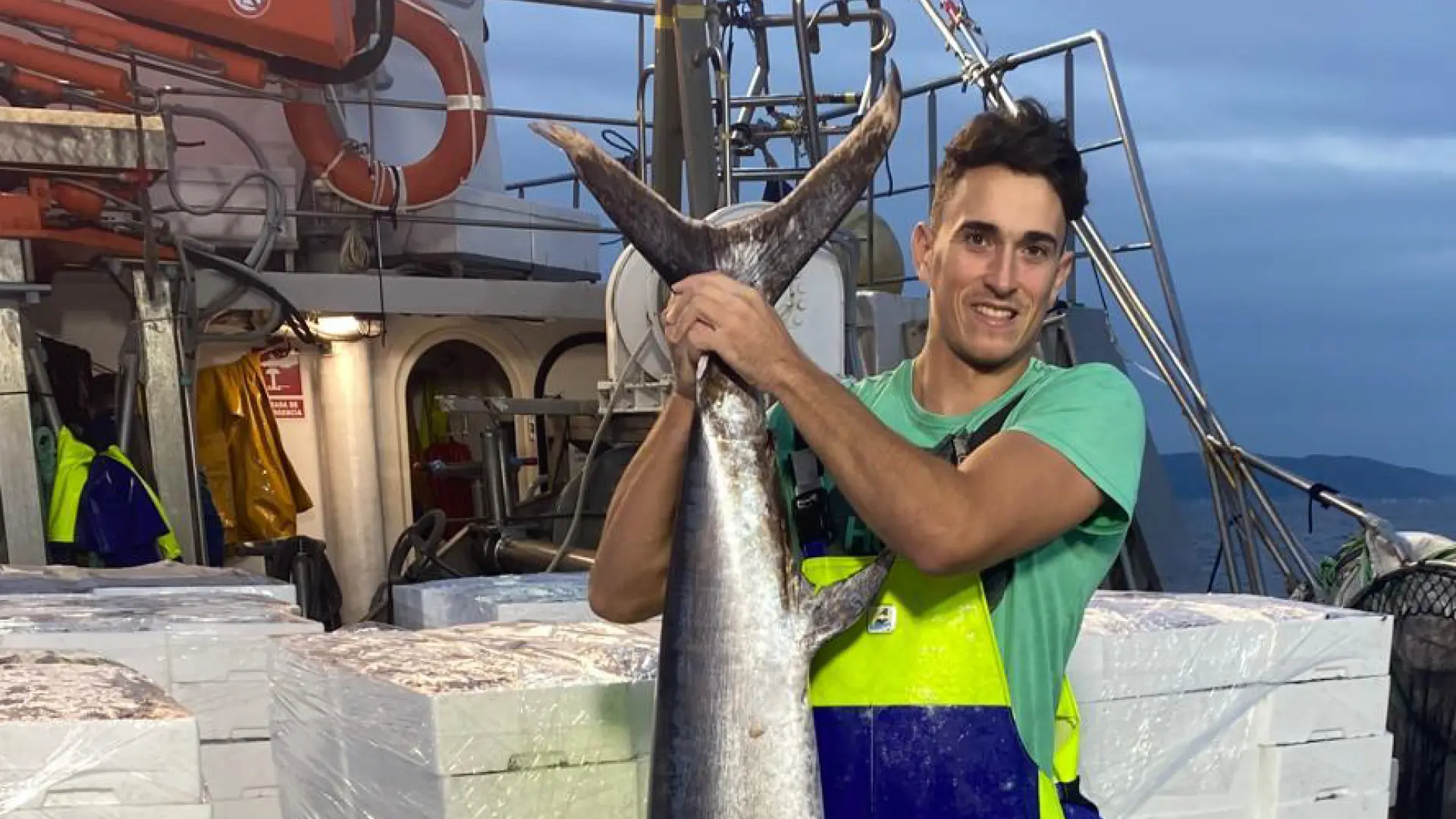 
         Se buscan tripulantes para la flota pesquera española: "Estamos ganando bastante más que en tierra" 
    