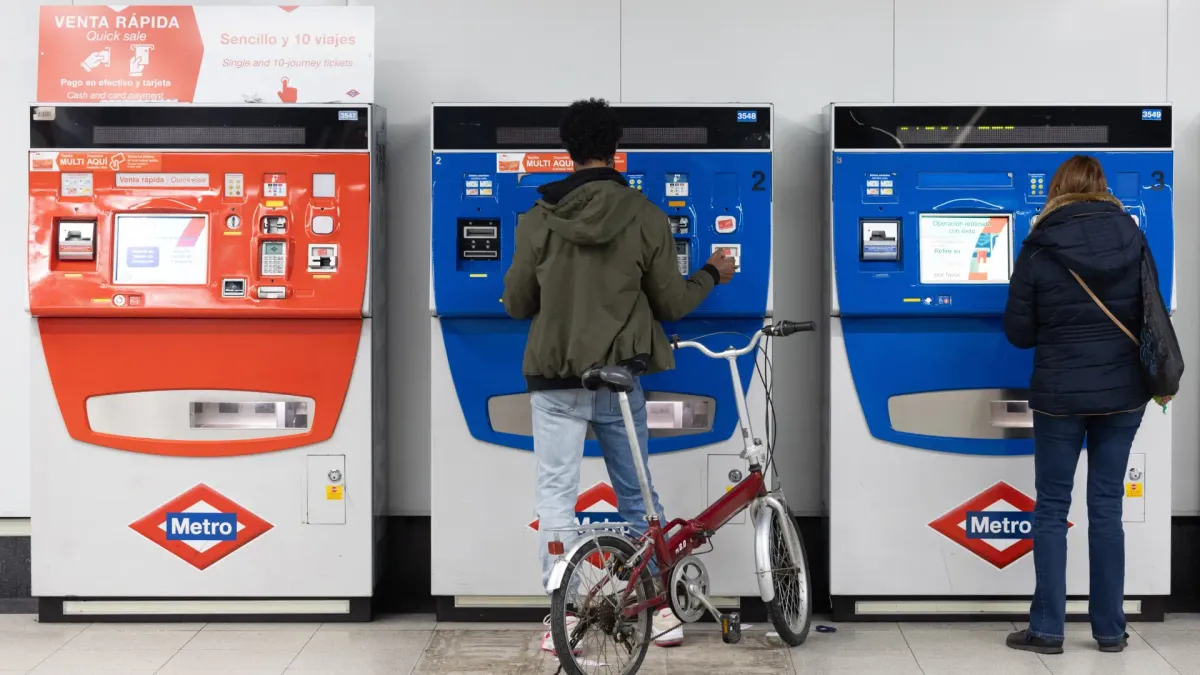 
         Las empresas tras los sistemas de transporte de Nueva York o Bangkok pugnan por diseñar la tarifa de Madrid 
    