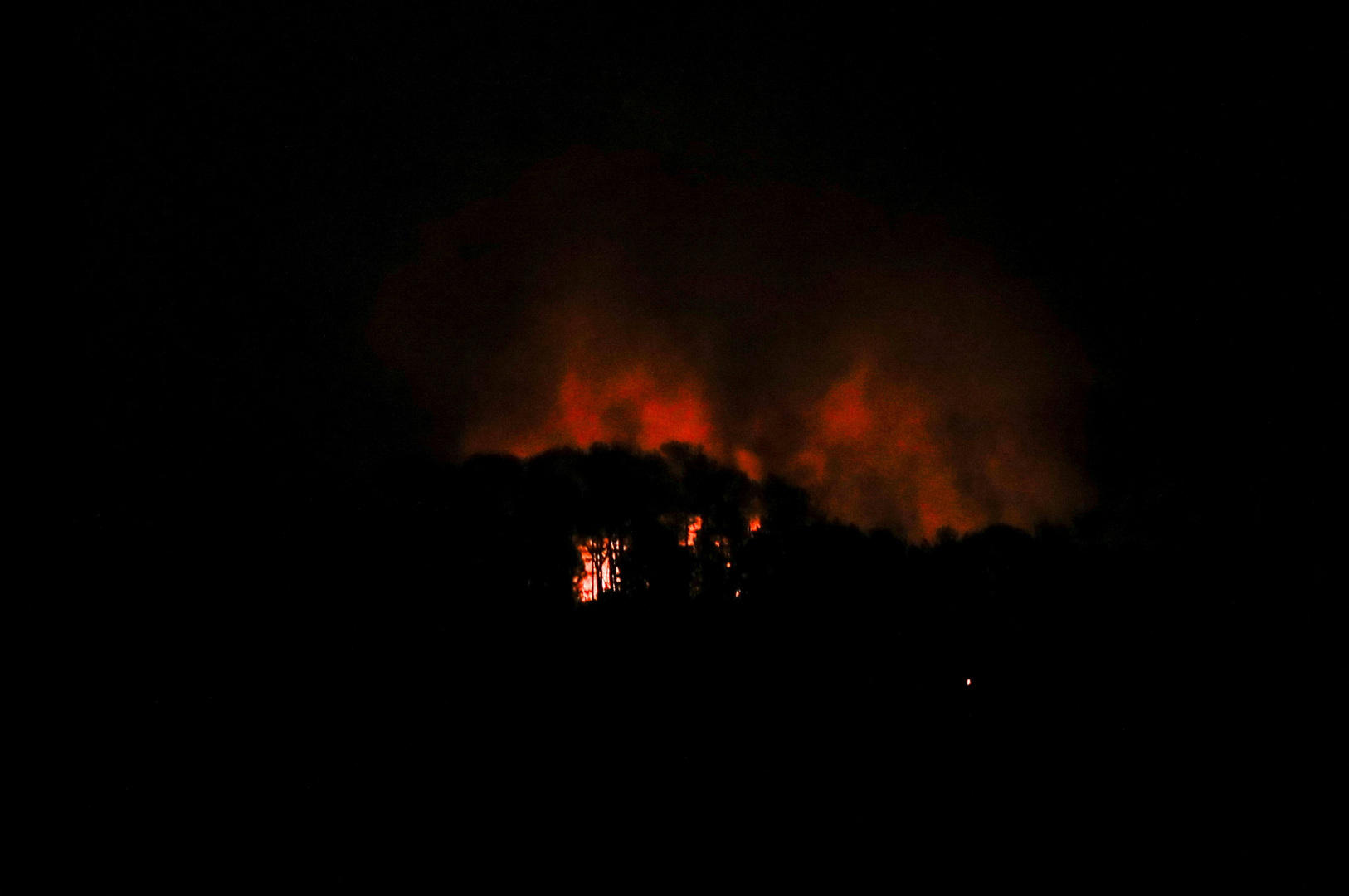 Video shows aftermath of explosions in Venezuela