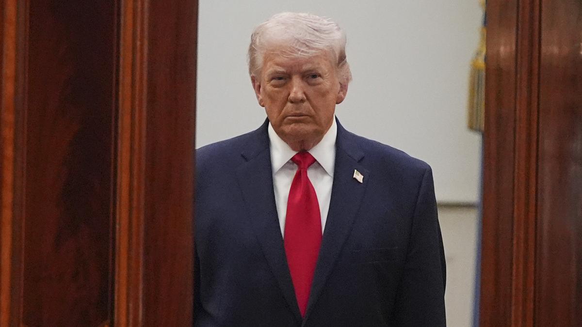
             Políticos de EE.UU. llaman a Trump “loco desquiciado” por amenazar con crímenes de guerra
         