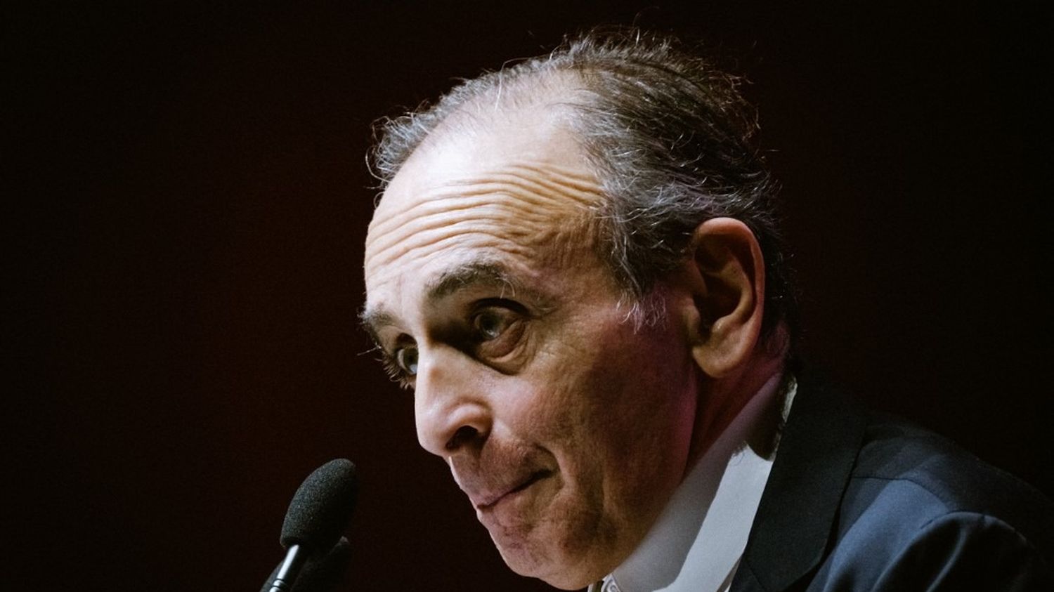 "Je suis pour la liberté d'expression" : Eric Zemmour refuse de condamner les propos racistes prononcés sur CNews contre Bally Bagayoko