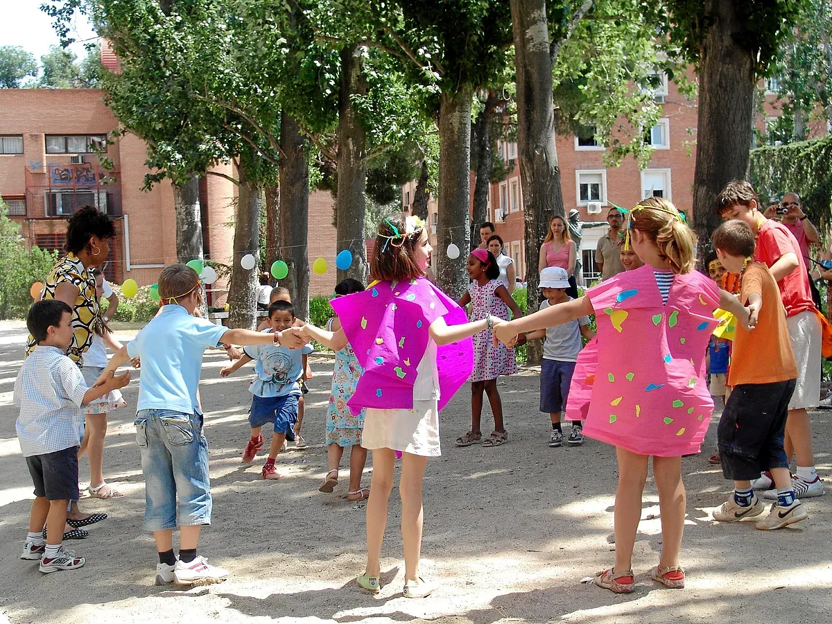 Pasar al menos 7 horas a la semana al aire libre reduce a la mitad el riesgo de miopía en los niños