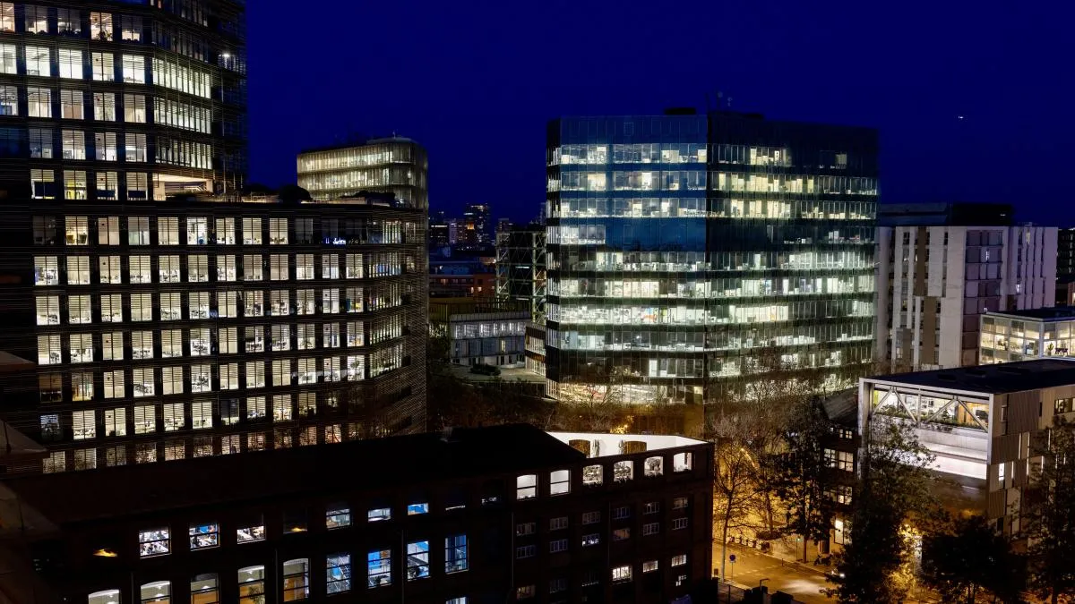 
                         Los centros de Barcelona y Madrid se secan de oficinas disponibles
                     