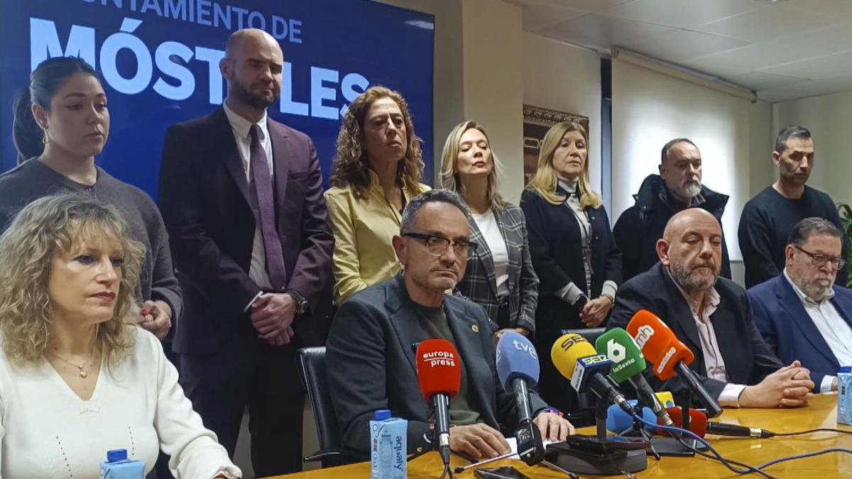 
                                               El alcalde de Móstoles culmina el cambio de Gobierno desde la ruptura con Vox
                                           