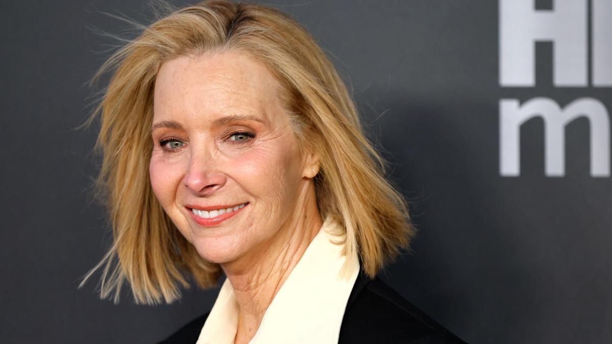 
                                                                                                                     Lisa Kudrow recuerda su papel en 'Friends': “A nadie le importaba, me llamaban ‘la sexta amiga’”
                                                                                                                 