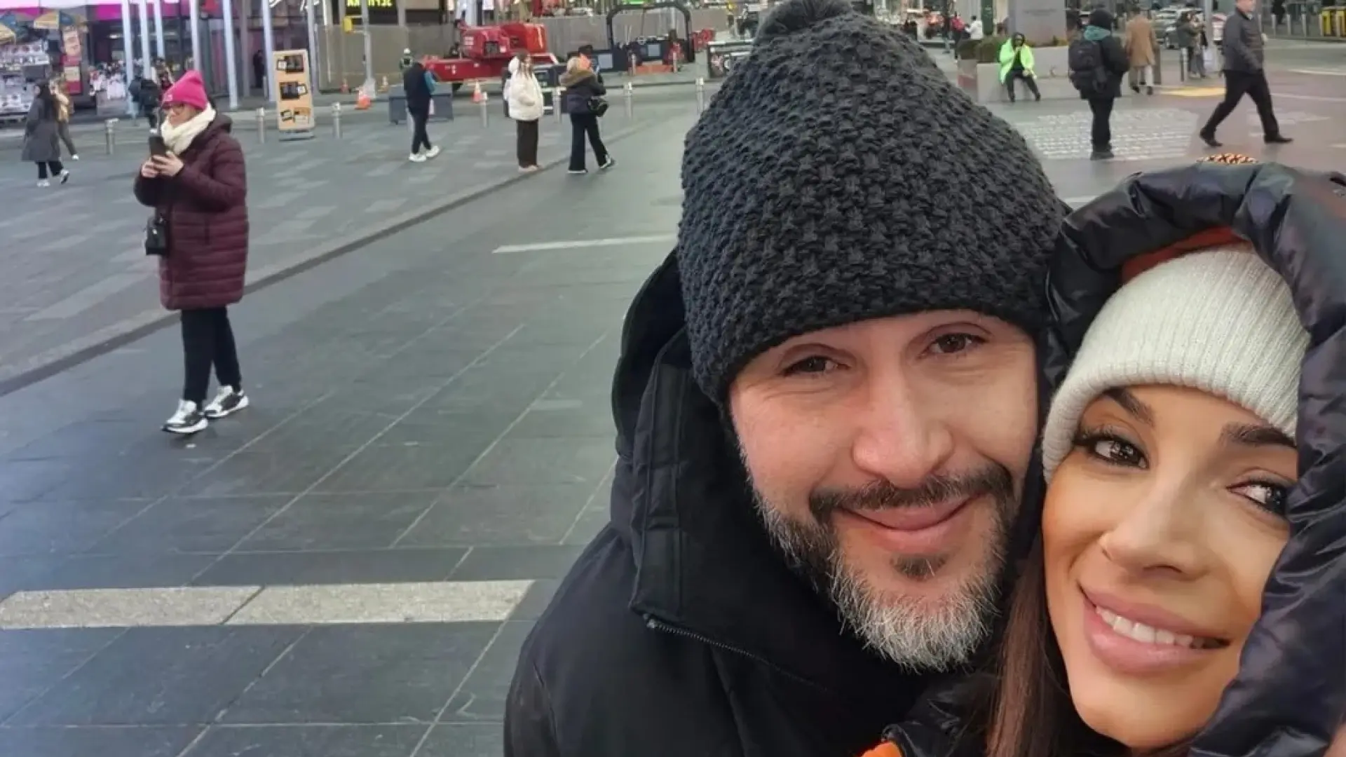 
         Lola García, pareja de Kiko Rivera, estalla contra los que la critican: "Preocupaos de lo que hacéis vosotras" 
    