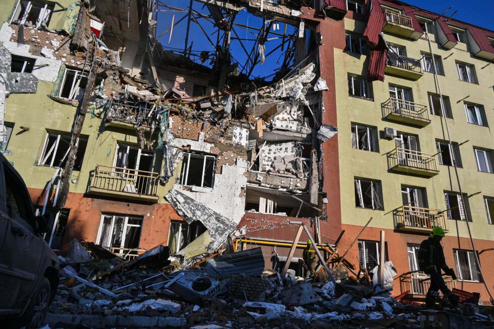 A Russian attack kills 3 in Odesa while Ukraine targets Russian oil infrastructure, officials say