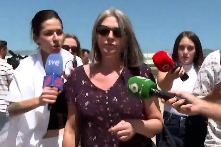 La esposa de Cerdán, Francisca Muñoz, vuelve a eludir con un informe médico su comparecencia ante la comisión que investiga el caso Koldo