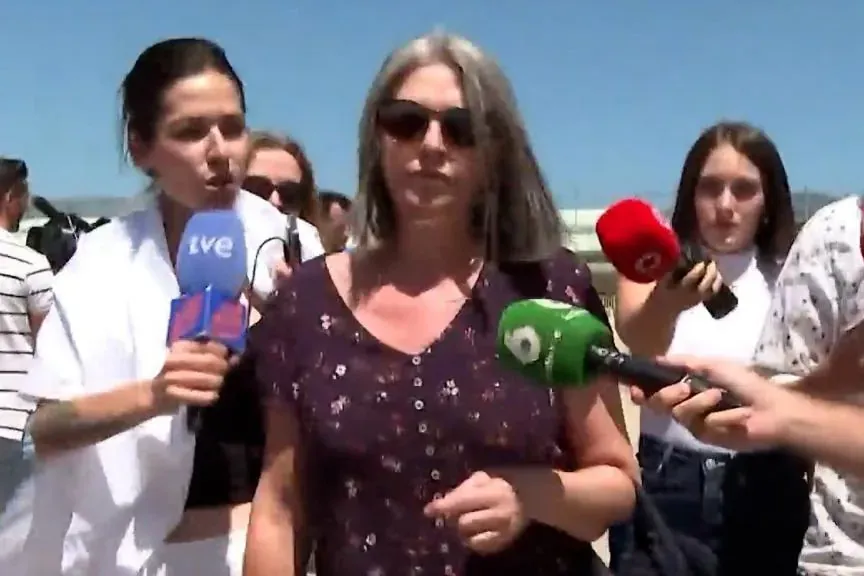 La esposa de Cerdán, Francisca Muñoz, vuelve a eludir con un informe médico su comparecencia ante la comisión que investiga el caso Koldo