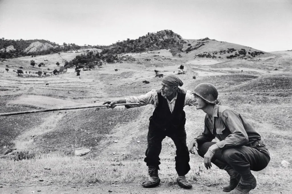 ¿Dónde estuvo Robert Capa los días 25 y 26 de agosto de 1944? El fotógrafo vuelve a París en su exposición total
